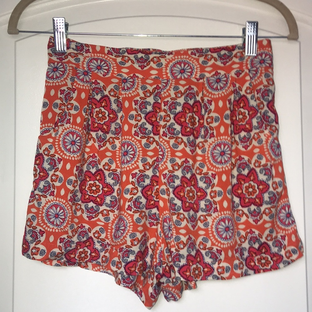 floral print shorts